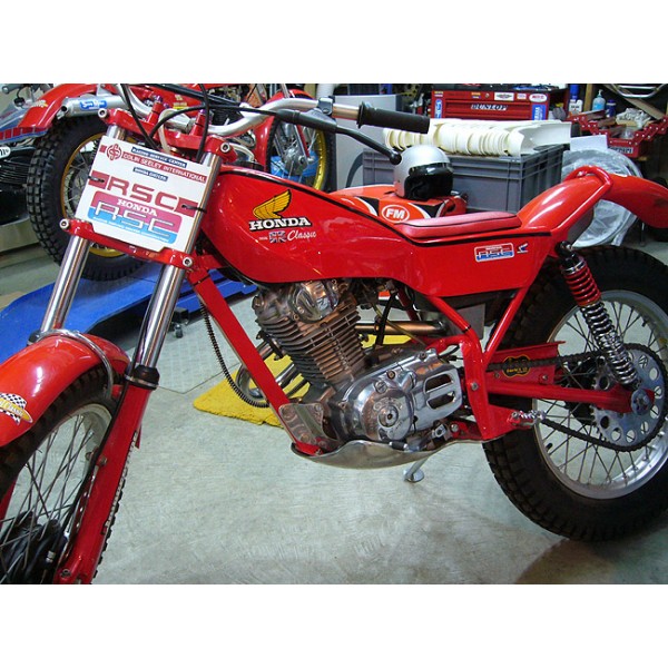 HONDA Seeley 200