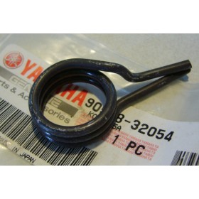YAMAHA 175 gear box shift spring