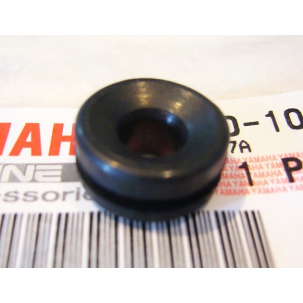 Yamaha TY 250 Air box rubber grommet