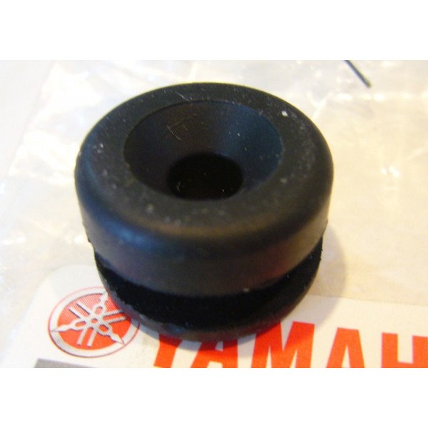 Yamaha 125, 175 & 250 side panel rubber pad